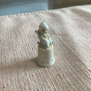 Purr-Fect Grandma: Precious Moments Porcelain Thimble
